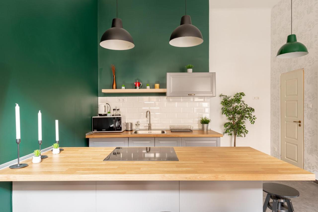 D63 Dohany Apartment