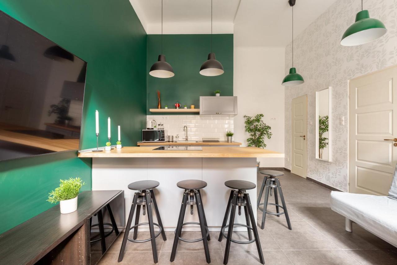 D63 Dohany Apartment *