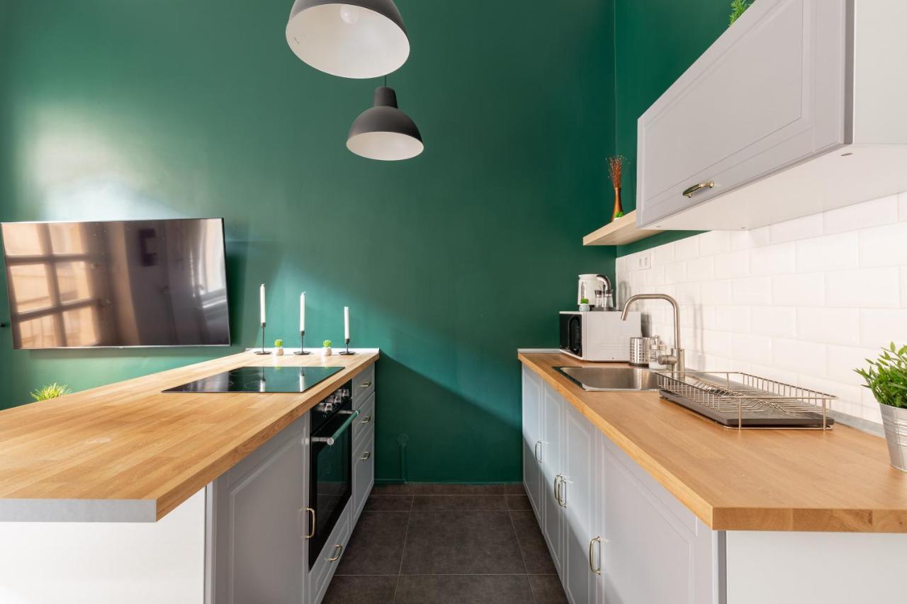 Apartment D63 Dohany