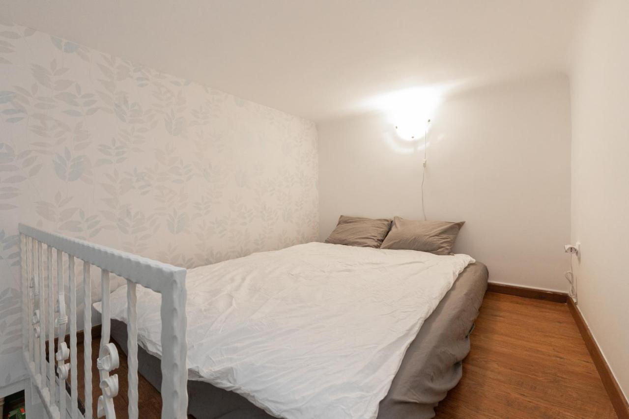D63 Dohany Apartment *