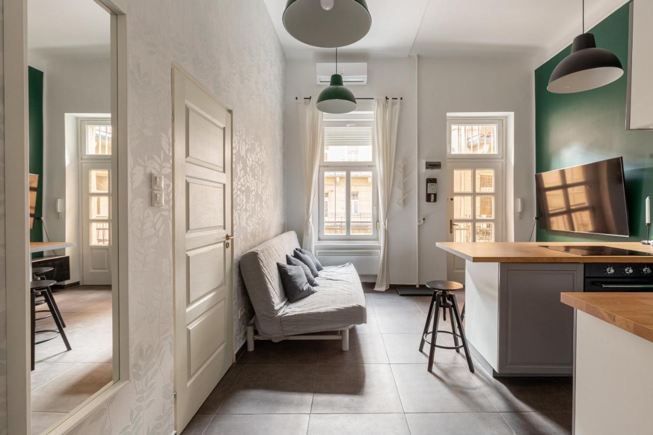Apartment D63 Dohany *